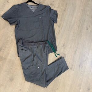 Figs mens scrubs set size L gray